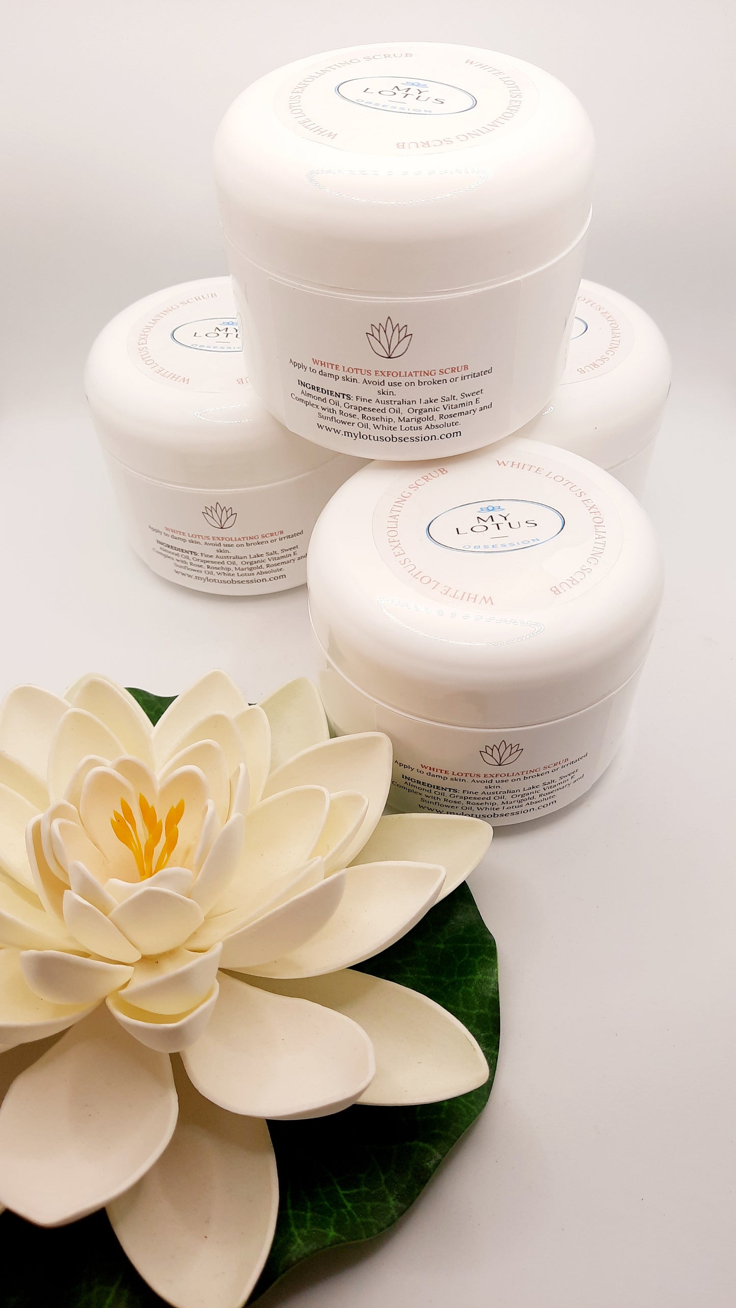 White Lotus Exfoliating Scrub